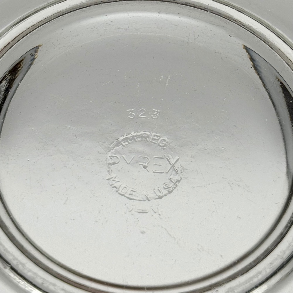 Pyrex 323 Mixing Bowl Pre-1950s TM Reg 1.5 Quart 8 Inch Clear USA - Picture 3 of 4